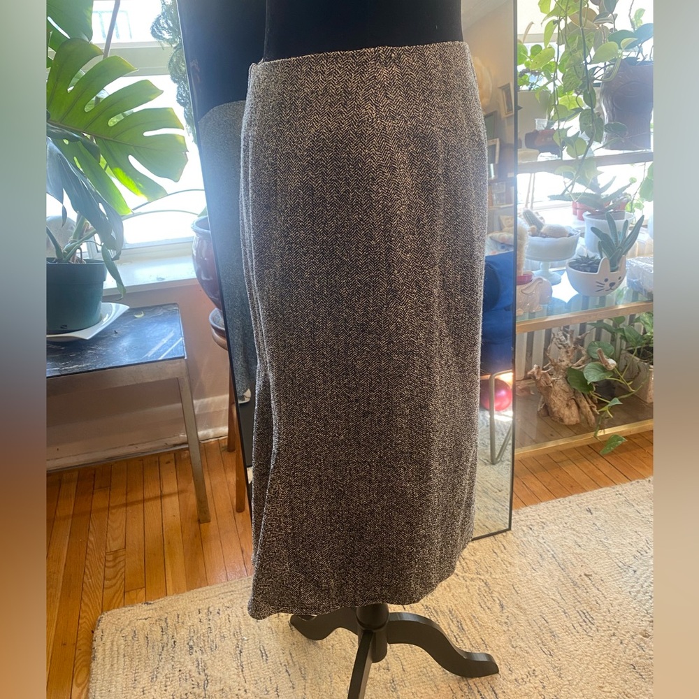 🇨🇦D Studio Charcoal Pencil Skirt with back ruffle.